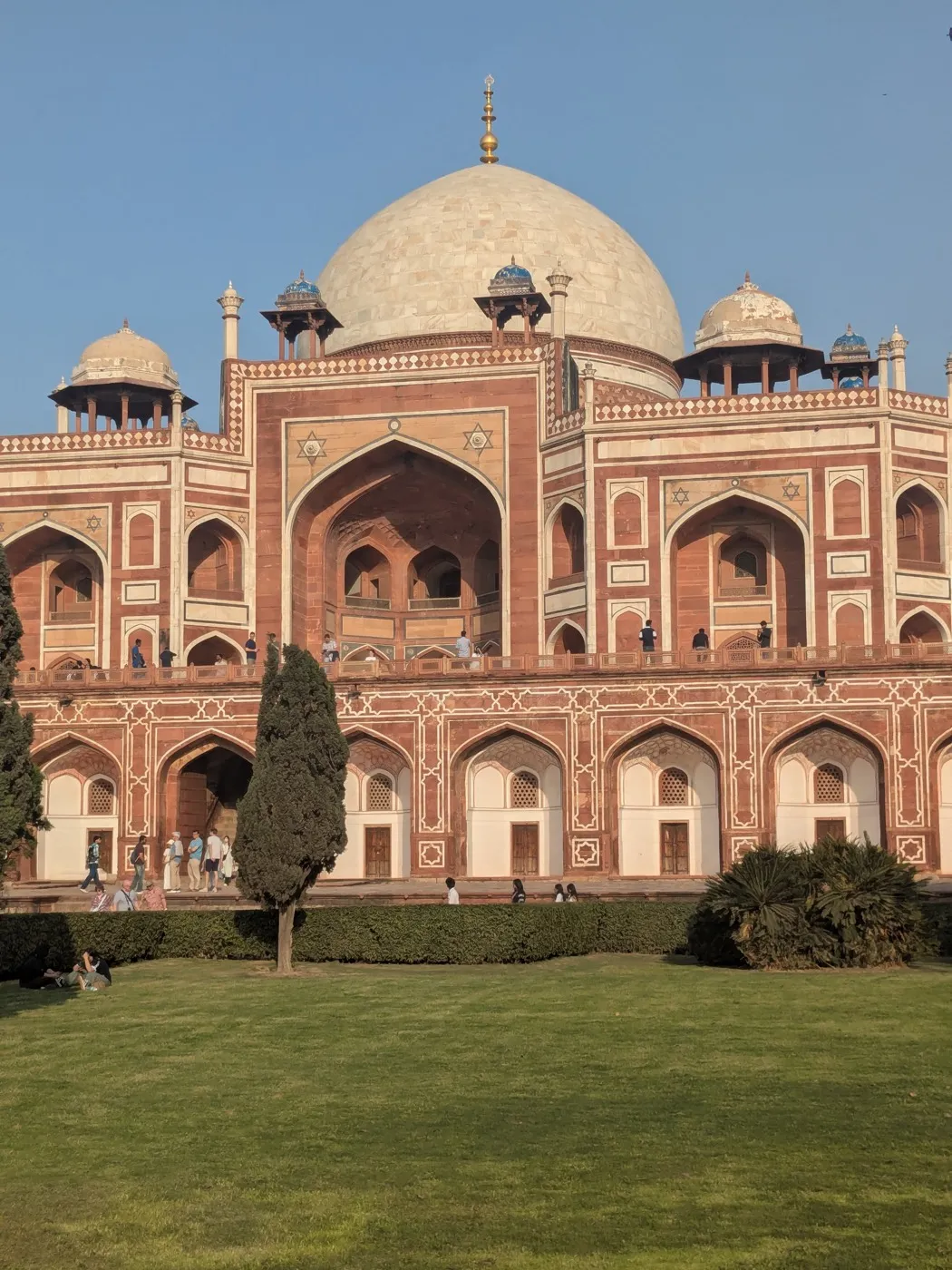 Humayun's Tomb in Delhi, Mughal red sandstone architecture